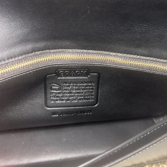 Gorgeous Coach Dinky Bag - Picture 8 of 13